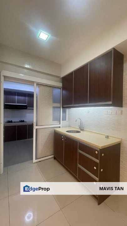 2 PARKING + BALCONY 💝 AIRCON + KITCHEN CABINET + WATER HEATHER @  THE ZEST CONDO , BANDAR KINRARA PUCHONG, Selangor, Bandar Kinrara Puchong