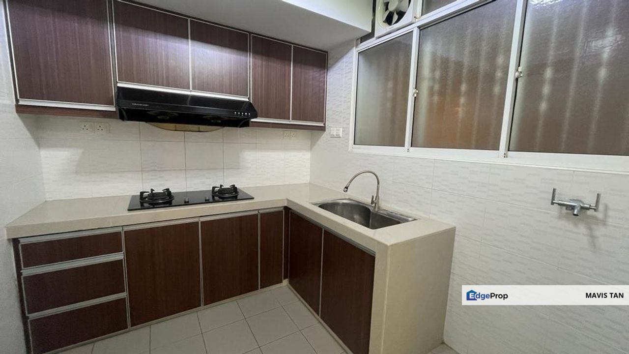 2 PARKING + BALCONY 💝 AIRCON + KITCHEN CABINET + WATER HEATHER @  THE ZEST CONDO , BANDAR KINRARA PUCHONG, Selangor, Bandar Kinrara Puchong