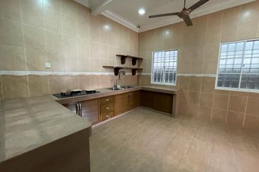 🔥🔥🔥 NICE RENO, Bandar Puteri 8, 2 Storey Semi Detach House, 45x100, Freehold, Tight Security PUTERI PUCHONG