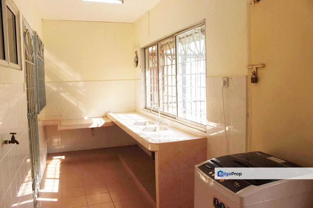 Jalan Kenari, Bandar Puchong Jaya, Puchong, Selangor, Well Maintained Landed 20x70 sf land size, Freehold, Selangor, Puchong