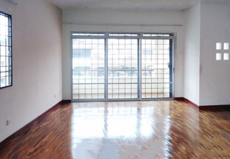 Bandar Puteri Puchong 10, Endlot, 32x75, Freehold, Gated Guarded RM1.3 mil