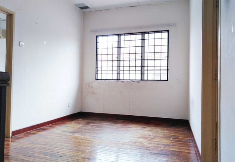 Bandar Puteri Puchong 10, Endlot, 32x75, Freehold, Gated Guarded RM1.3 mil