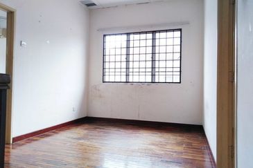 Bandar Puteri Puchong 10, Endlot, 32x75, Freehold, Gated Guarded RM1.3 mil