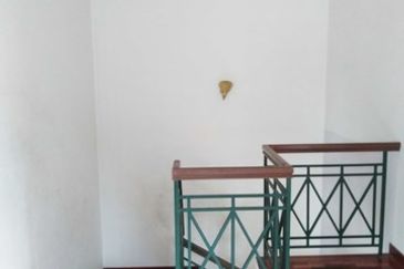 Bandar Puteri Puchong 10, Endlot, 32x75, Freehold, Gated Guarded RM1.3 mil