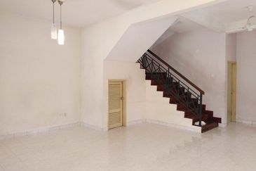 Bandar Puteri Puchong 10, Endlot, 32x75, Freehold, Gated Guarded RM1.3 mil