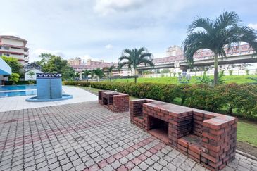 Heritage (Menara Warisan)