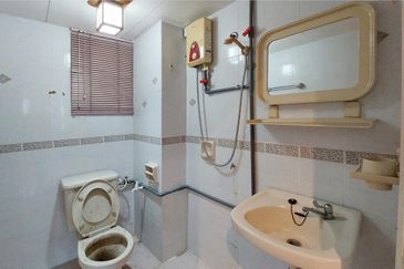 Heritage (Menara Warisan)