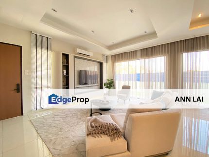 𝐋𝐚𝐦𝐛𝐚𝐢𝐚𝐧 𝟐 𝐑𝐞𝐬𝐢𝐝𝐞𝐧𝐜𝐞 𝐁𝐚𝐧𝐠𝐢 𝐍𝐞𝐰 𝐅𝐫𝐞𝐞𝐡𝐨𝐥𝐝 𝐃𝐨𝐮𝐛𝐥𝐞 𝐒𝐭𝐨𝐫𝐞𝐲 𝐒𝐞𝐦𝐢 𝐃, Selangor, Bangi