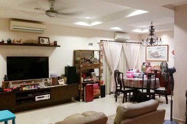 🔥🔥 Bandar puteri Puchong 10 EndlotⓂ️ 2STOREY  32x75 for Sale rm1.5million