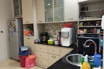 🔥🔥 Bandar puteri Puchong 10 EndlotⓂ️ 2STOREY  32x75 for Sale rm1.5million