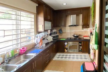 🔥🔥 Bandar puteri Puchong 10 EndlotⓂ️ 2STOREY  40 x75 for Sale rm1.55million