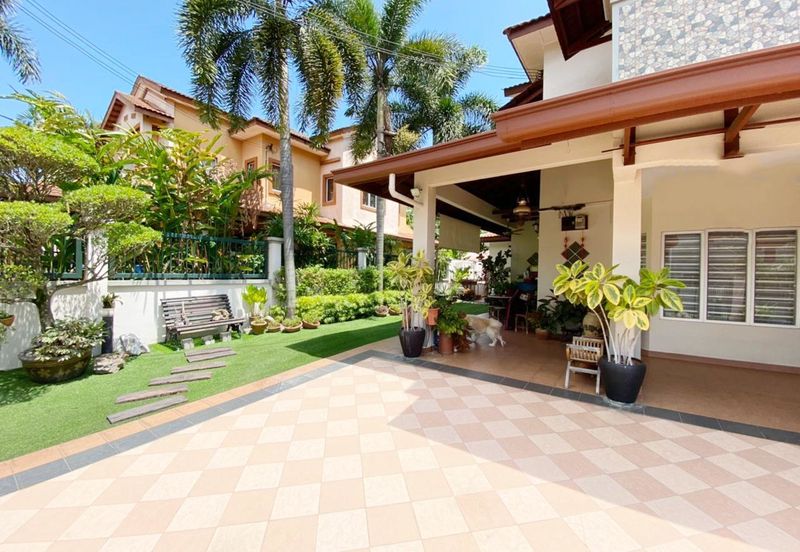 🔥🔥 Bandar puteri Puchong 10 EndlotⓂ️ 2STOREY  40 x75 for Sale rm1.55million