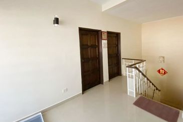 🔥🔥 Bandar puteri Puchong 10 EndlotⓂ️ 2STOREY  40 x75 for Sale rm1.55million