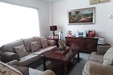 🔥🔥 Bandar puteri Puchong 10 EndlotⓂ️ 2STOREY  40 x75 for Sale rm1.55million