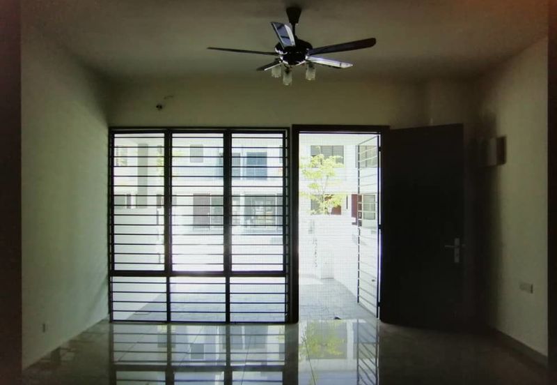 Sierra 1, Odora Parkhomes