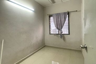 Jalan Puchong Utama 12/7D