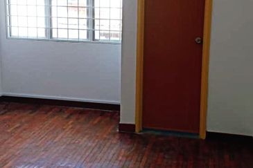 Bandar puteri @ 2 Storey House ready to move in 