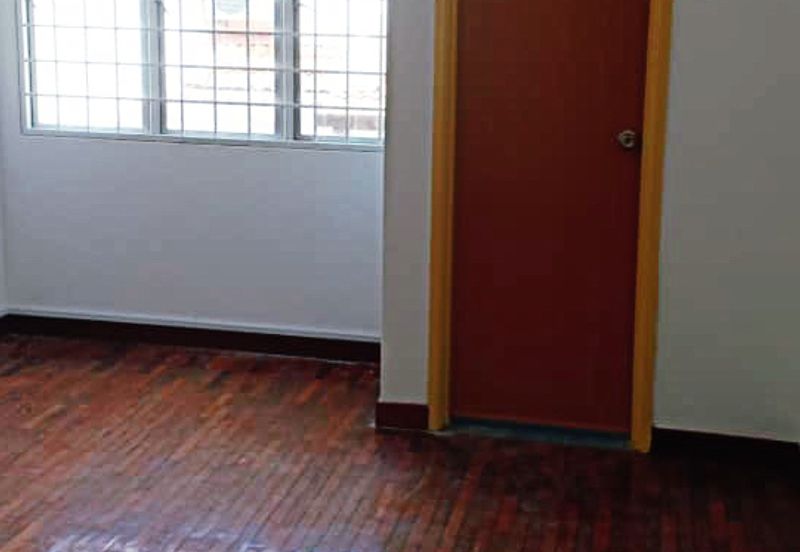 Bandar puteri @ 2 Storey House ready to move in 