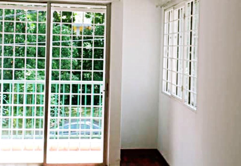 Bandar puteri @ 2 Storey House ready to move in 