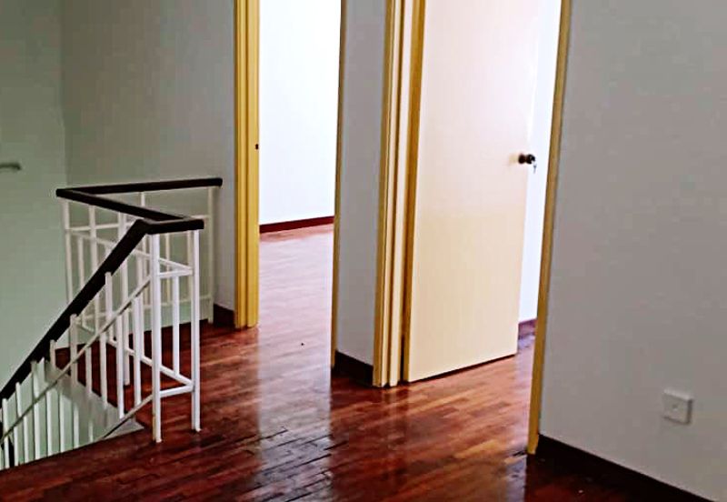 Bandar puteri @ 2 Storey House ready to move in 