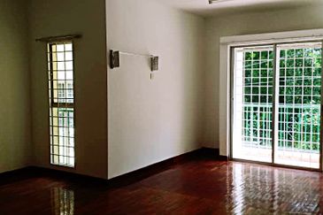 Bandar puteri @ 2 Storey House ready to move in 