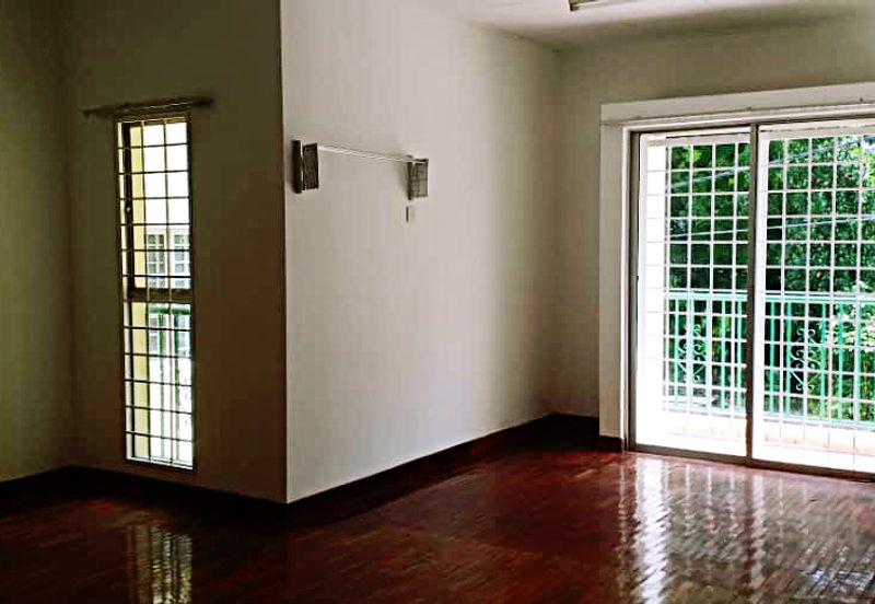 Bandar puteri @ 2 Storey House ready to move in 