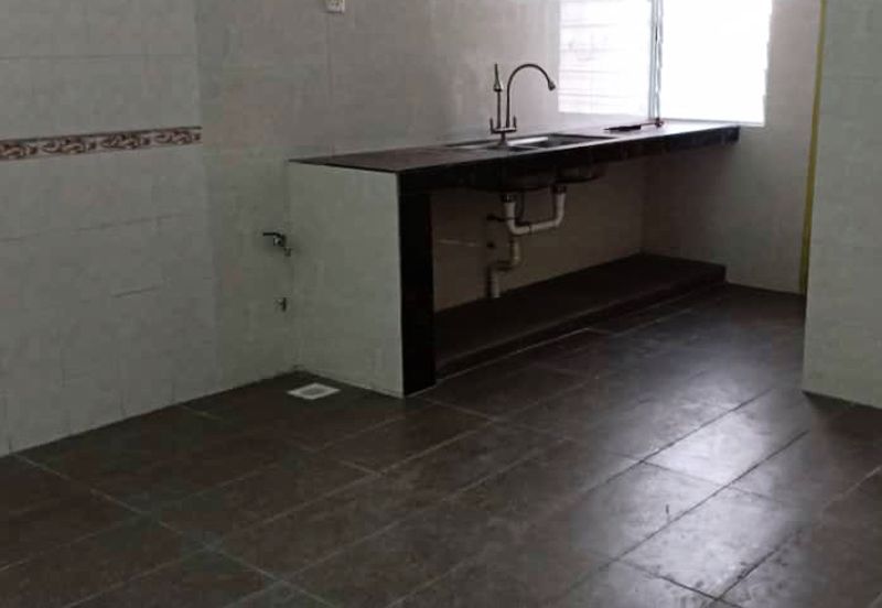 Bandar puteri @ 2 Storey House ready to move in 