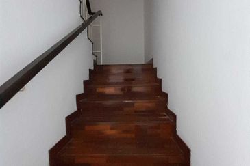 Bandar puteri @ 2 Storey House ready to move in 