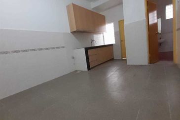 Bandar puteri @ 2 Storey House ready to move in 