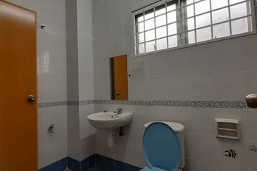 Bandar puteri @ 2 Storey House ready to move in 