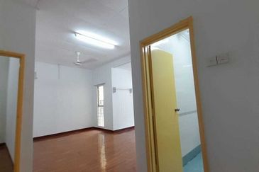 Bandar puteri @ 2 Storey House ready to move in 