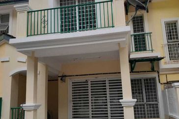 Bandar puteri @ 2 Storey House ready to move in 