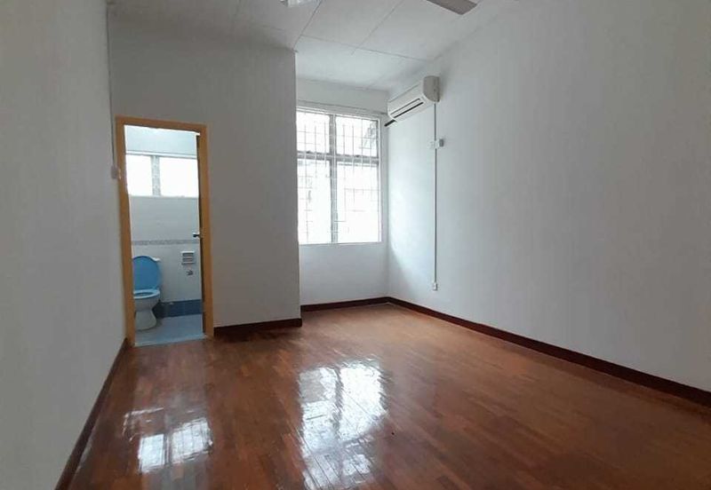 Bandar puteri @ 2 Storey House ready to move in 