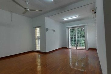 Bandar puteri @ 2 Storey House ready to move in 