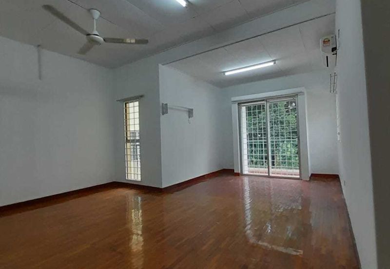 Bandar puteri @ 2 Storey House ready to move in 