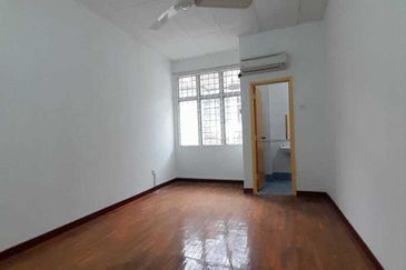 Bandar puteri @ 2 Storey House ready to move in 