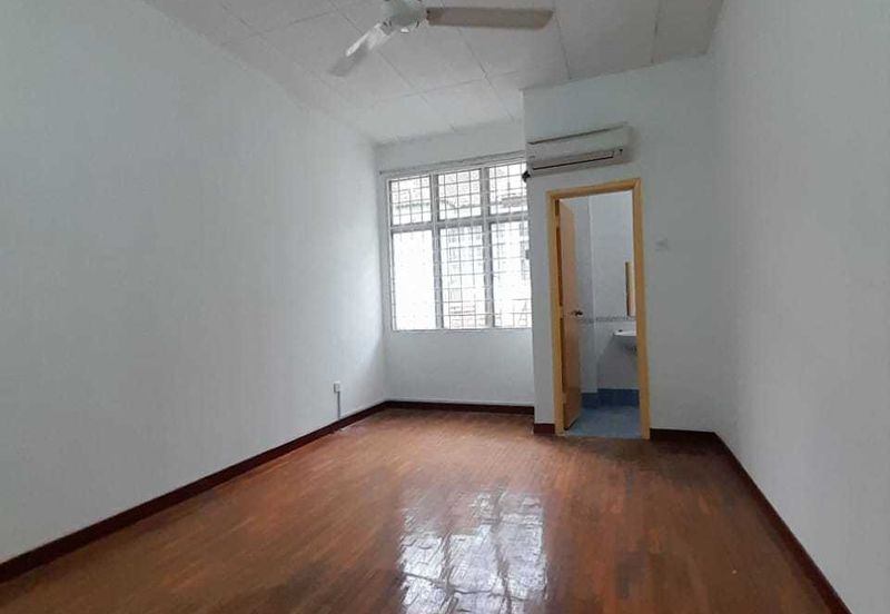 Bandar puteri @ 2 Storey House ready to move in 