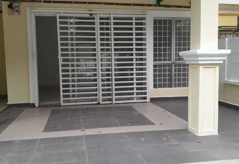 Bandar puteri @ 2 Storey House ready to move in 