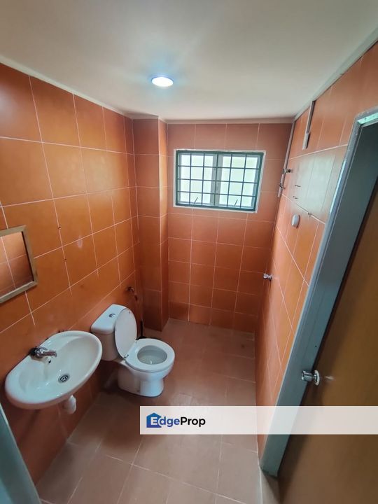 Bandar puchong jaya @2 Storey House ready move in condition Renovated unit BIG Units , Selangor, Puchong