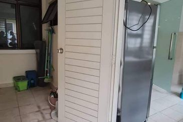 Bandar puteri 6, 2 Storey House 22x75 for sale