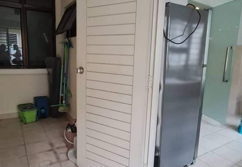 Bandar puteri 6, 2 Storey House 22x75 for sale