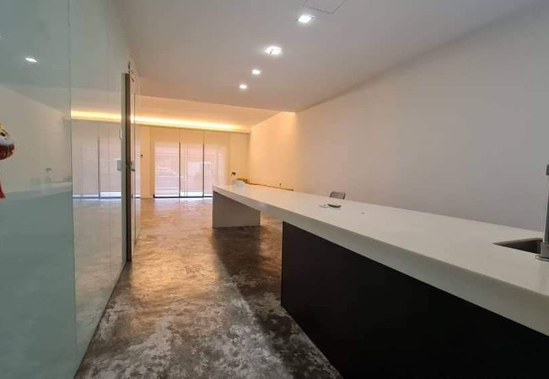 Bandar puteri 6, 2 Storey House 22x75 for sale