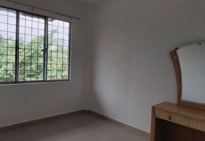 Pangsapuri Putra Impian, Taman Pinggiran Putra