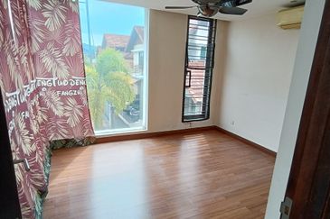 Jalan Bandar Kinrara 6G/1D