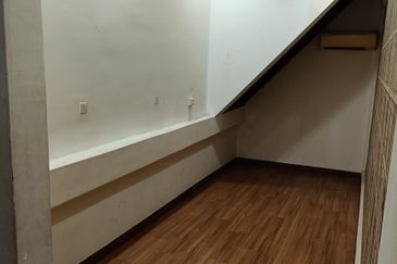 Jalan Bandar Kinrara 6G/1D