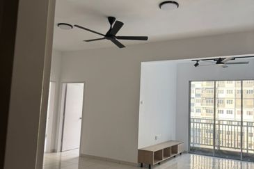 Seri Topaz Apartment