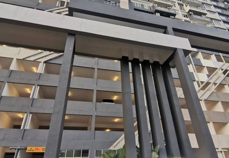 Seri Topaz Apartment