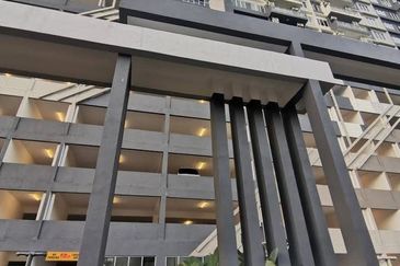 Seri Topaz Apartment