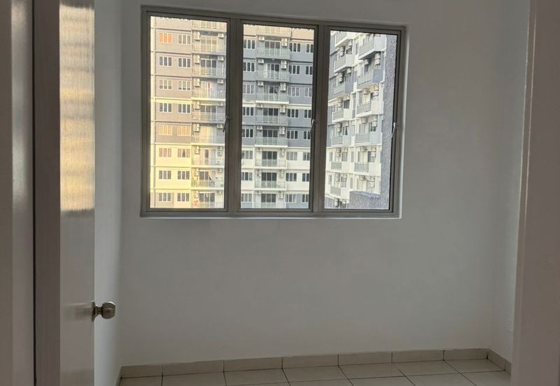 Seri Topaz Apartment