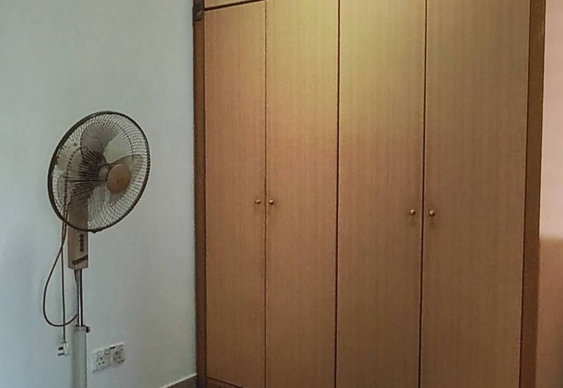 Taman Pinggiran Putra